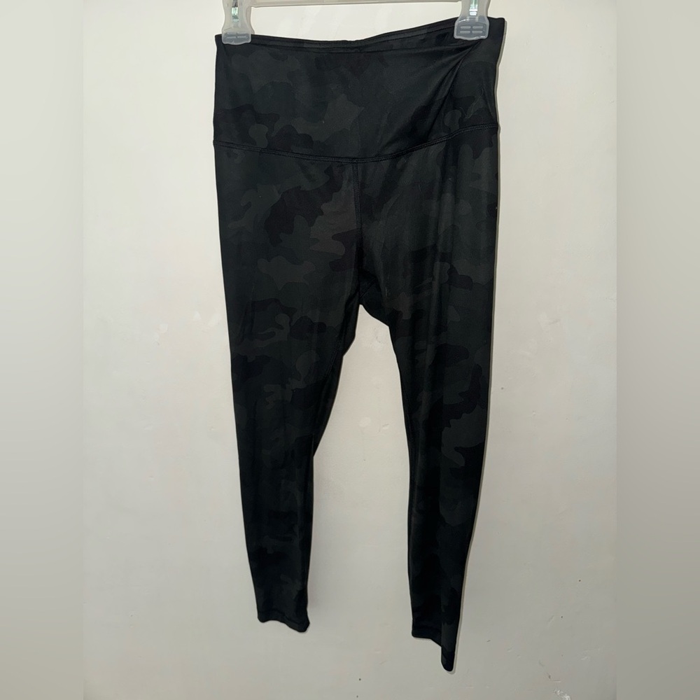 Yogalicious Black  Camouflage Leggings